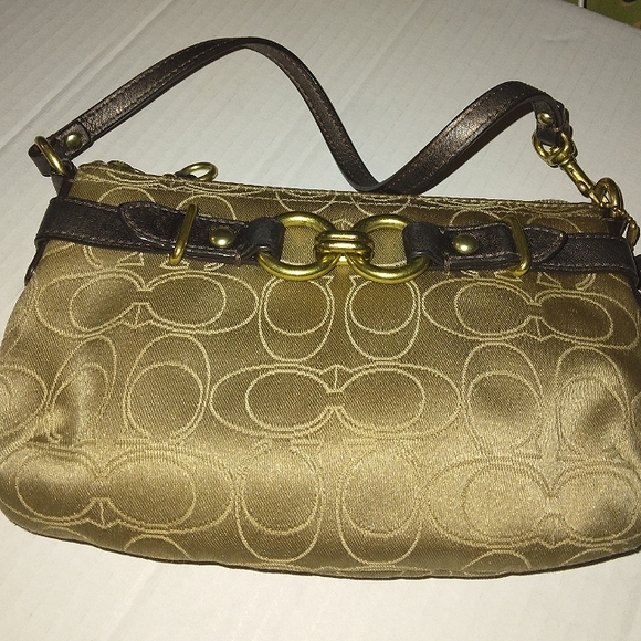 L@@K! Gorgeous/Rare COACH ~Mia Signature Outline Large Sateen Clutch Wristlet☆ - Picture 5 of 16